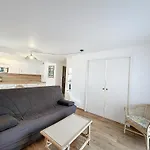 Apartment F2 Avec Terrasse, Proche Thermes Et Centre-ville - Animaux Bienvenus, Wifi Inclus - Fr-1-451-205 *
