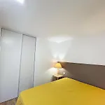 F2 Avec Terrasse, Proche Thermes Et Centre-ville - Animaux Bienvenus, Wifi Inclus - Fr-1-451-205 Apartment *