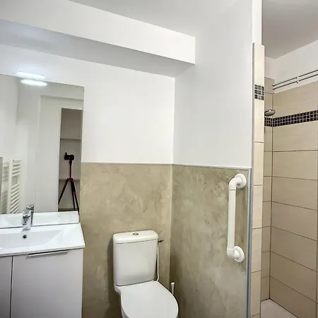 F2 Avec Terrasse, Proche Thermes Et Centre-ville - Animaux Bienvenus, Wifi Inclus - Fr-1-451-205 Lamalou-les-Bains