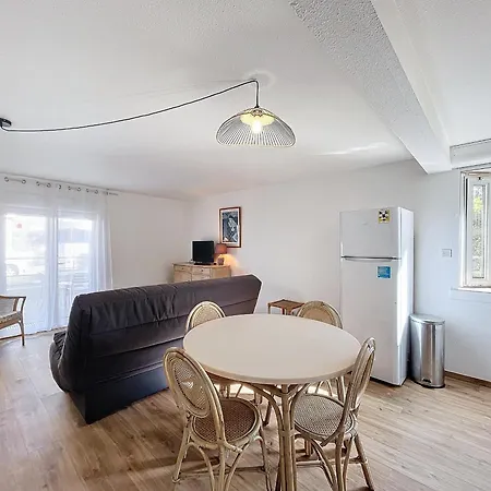 F2 Avec Terrasse, Proche Thermes Et Centre-ville - Animaux Bienvenus, Wifi Inclus - Fr-1-451-205 *