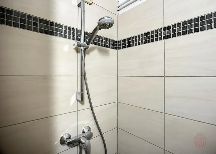 아파트 F2 Avec Terrasse, Proche Thermes Et Centre-ville - Animaux Bienvenus, Wifi Inclus - Fr-1-451-205