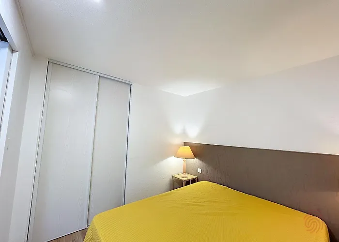 F2 Avec Terrasse, Proche Thermes Et Centre-ville - Animaux Bienvenus, Wifi Inclus - Fr-1-451-205 아파트 *