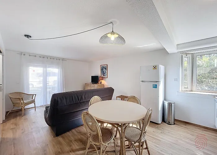 F2 Avec Terrasse, Proche Thermes Et Centre-ville - Animaux Bienvenus, Wifi Inclus - Fr-1-451-205 *